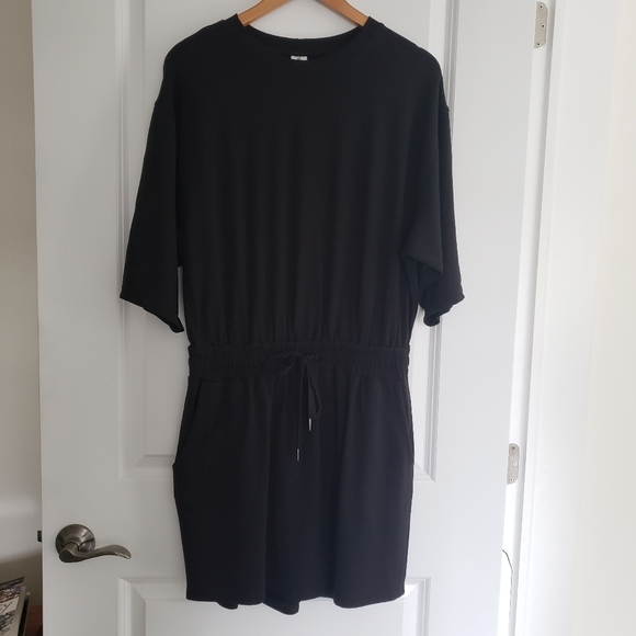 Smash + Tess Dresses & Skirts - Smash + Tess Tie Waist Dress Black Size Medium